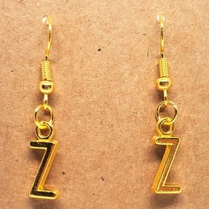 7/$10 Z Initial Earrings, New